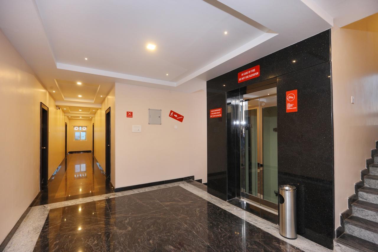 Oyo 15115 Hotel Ramcharan Residency 蒂鲁帕蒂 外观 照片