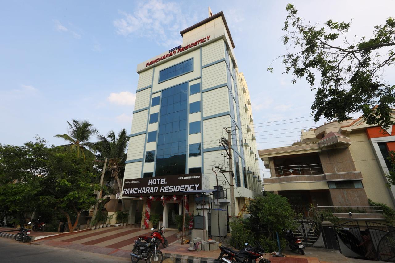 Oyo 15115 Hotel Ramcharan Residency 蒂鲁帕蒂 外观 照片